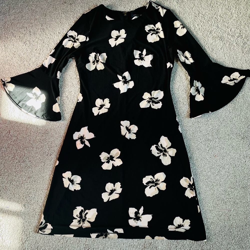 Brand new beautiful Tommy Hillfiger exclusive dress size small/medium